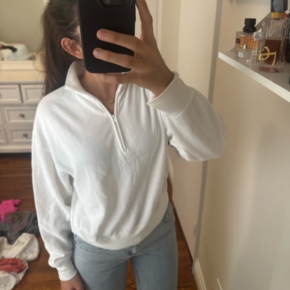 Aritzia Tops - ARITZIA Sunday Best White quarterzip Sweatshirt